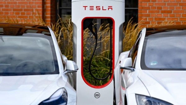 Tesla-1633755654