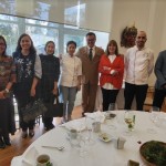 Dubes Ri di Lisabon Rudy Alfonso diabadikan bersama dengan para pengurus sekolah dan chef-1644983641