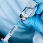 Ilustrasi tenaga medis sedang meneliti virus-1653558891