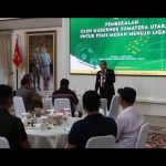 Gubsu Edy Rahmayadi saat memberikan pembekalan kepada pemain, pelatih dan manajemen PSMS Medan-1654598867