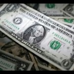 Arsip foto - Uang kertas dolar AS terlihat dalam ilustrasi ini diambil 10 Maret 2023. (ANTARA/REUTERS/Dado Ruvic/pri.)-1691736101