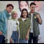 Rizky Billar, Lesti Kejora dan Mom Uung dalam konferensi pers single "Menyerah" di Jakarta, Rabu (20/12/2023) (ANTARA/Fitra Ashari)-1703072473