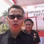Ketua Bawaslu Bandarlampung Apriliwanda saat dimintai keterangan. (ANTARA/Dian Hadiyatna)-1704272256
