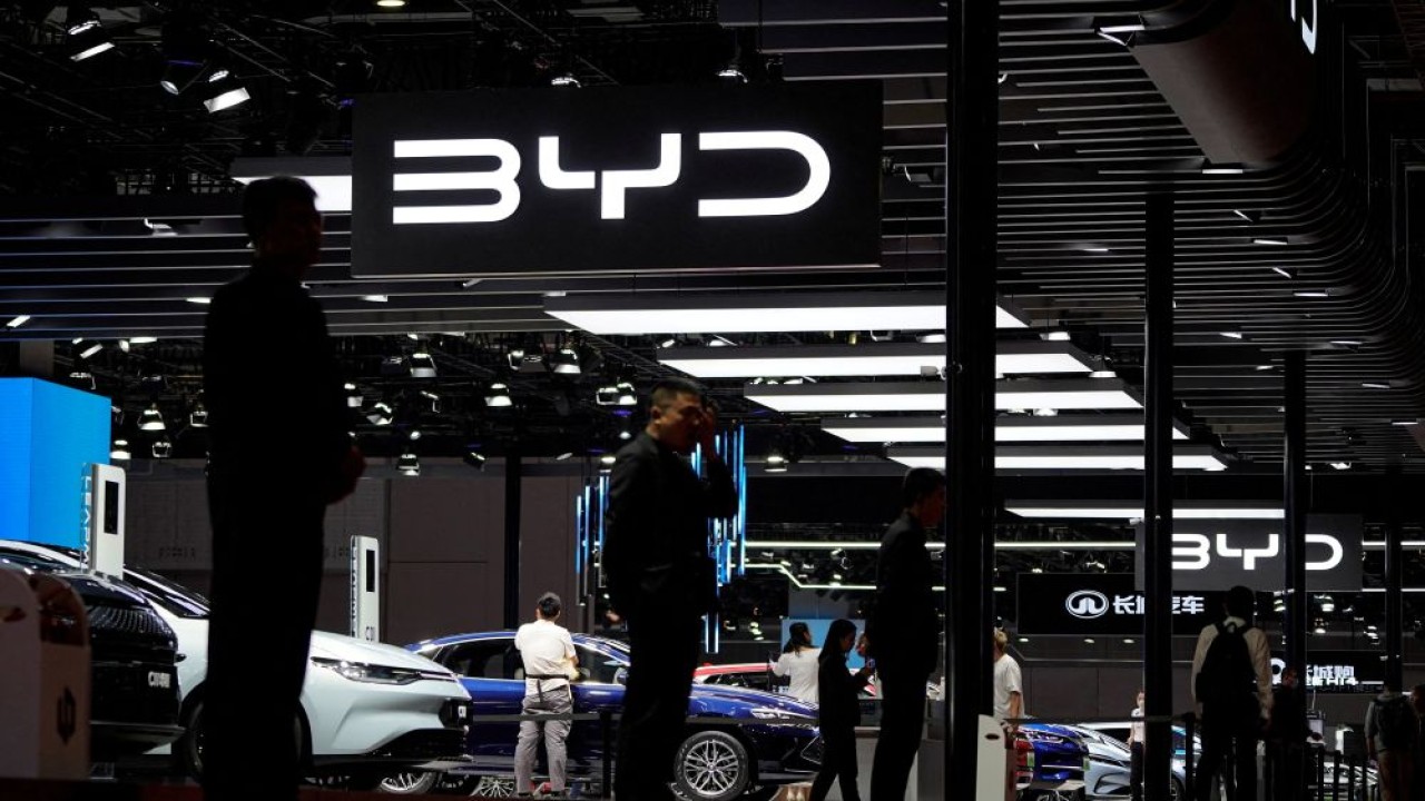 Ilustrasi. Logo BYD. (Foto: Reuters)