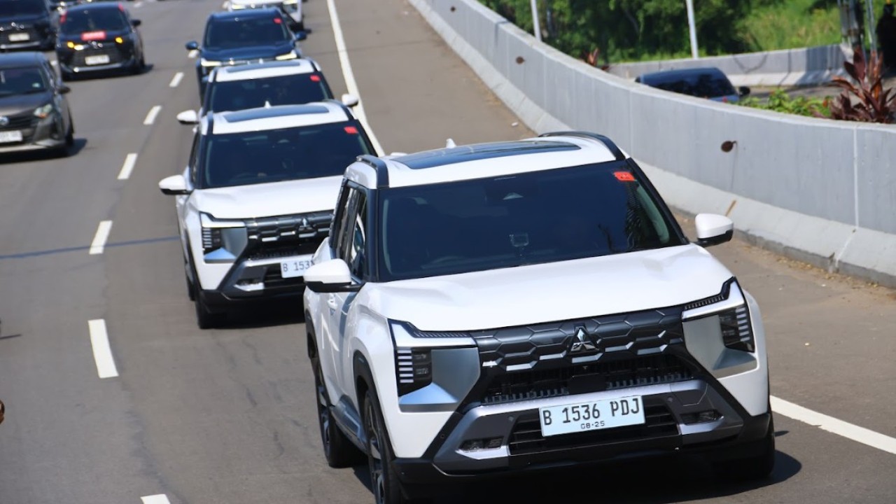 Para jurnalis diberi kesempatan menjajal performa dan kenyamanan Mitsbishi Destinator langsung di jalan raya. (Foto: Istimewa/Mitsubishi)