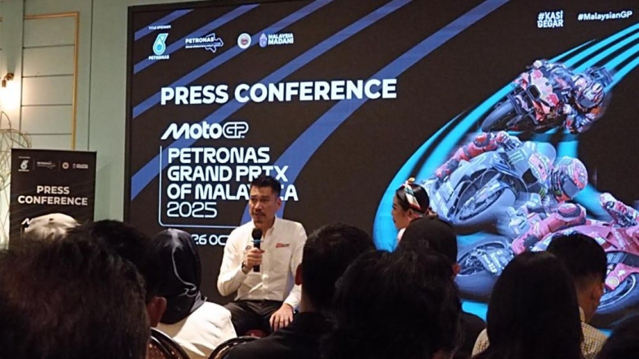 CEO PETRONAS SIC, Azhan Shafriman Hanif, mempromosikan gelaran PETRONAS Grand Prix of Malaysia 2025. (Foto: Adiantoro/NTV)