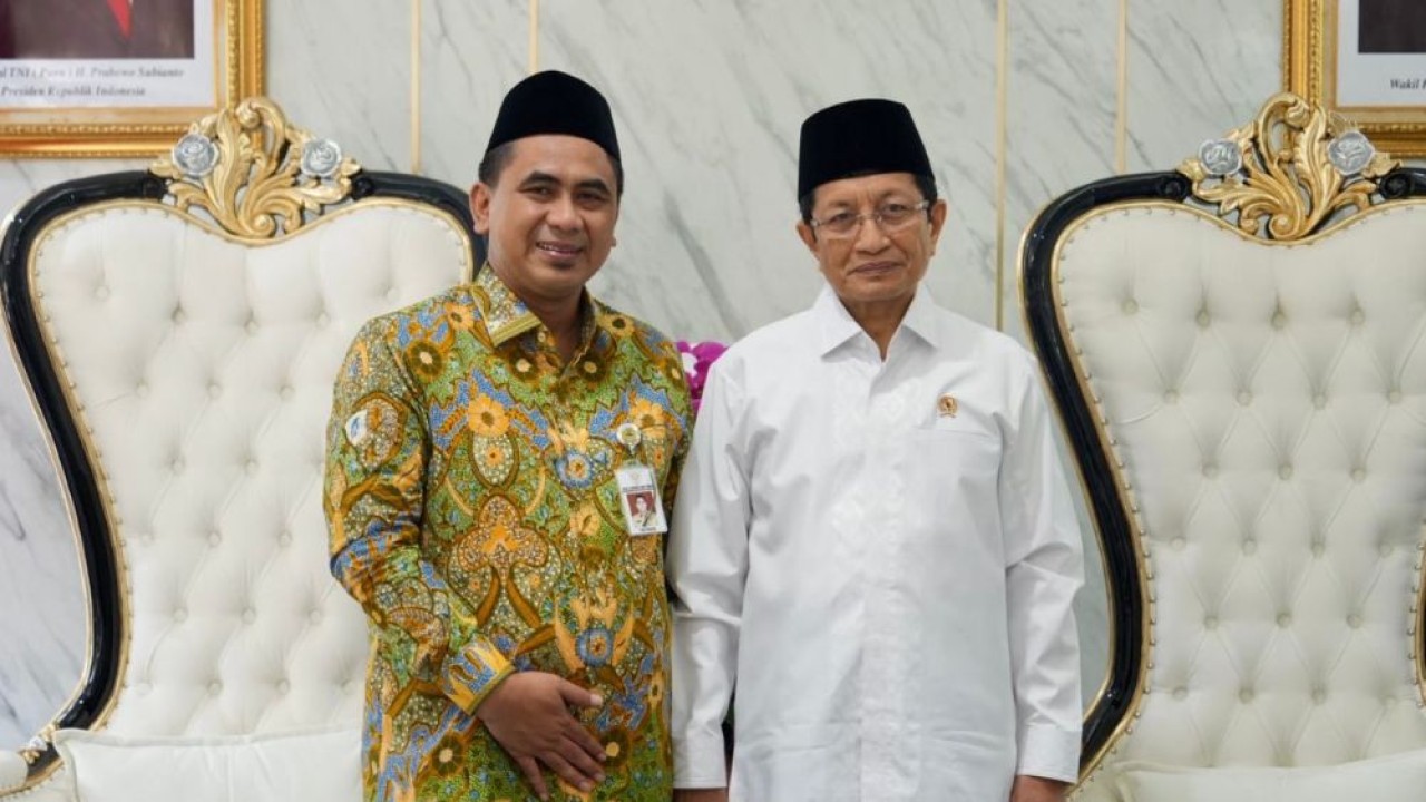 Menteri Agama (Menag) Nasaruddin Umar (kanan) dan Wakil Gubernur Jawa Tengah, Taj Yasin (kiri). (Foto: Akmal)