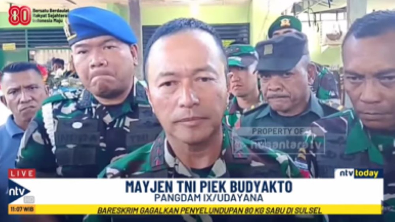 Pangdam IX/Udayana Mayjen TNI Piek Budyakto menjawab pertanyaan awak media terkait perkembangan pengungkapan kasus kematian Prada Lucky Chepril Saputra Namo