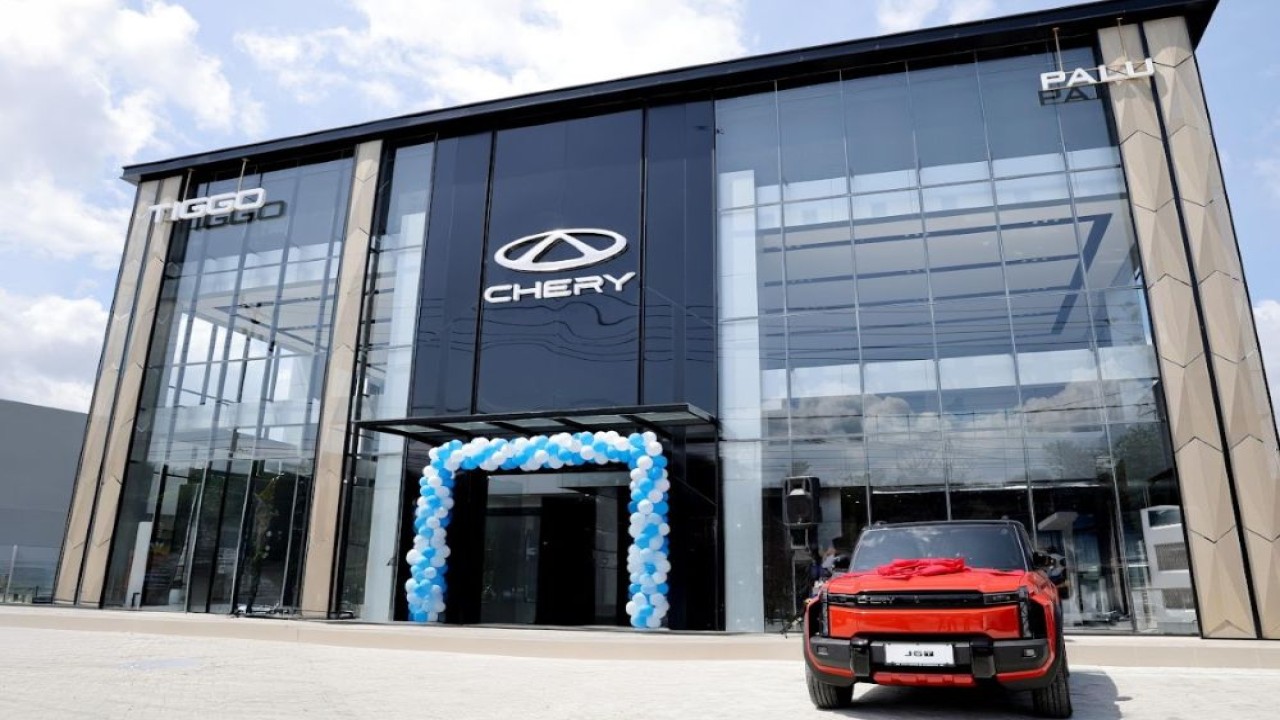 PT Chery Sales Indonesia (CSI) melanjutkan komitmennya dalam memperluas jaringan nasional dengan meresmikan Chery OTO Artha Pratama (OAP) Palu di Jalan Soekarno Hatta, Mantikulore, Palu, Sulawesi Tengah. (Foto: Istimewa/CSI)