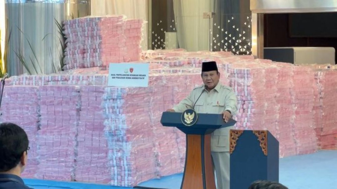 Presiden Prabowo Subianto di acara penyerahan uang Rp6,6 triliun oleh Satgas PKH. (NTVNews.id)