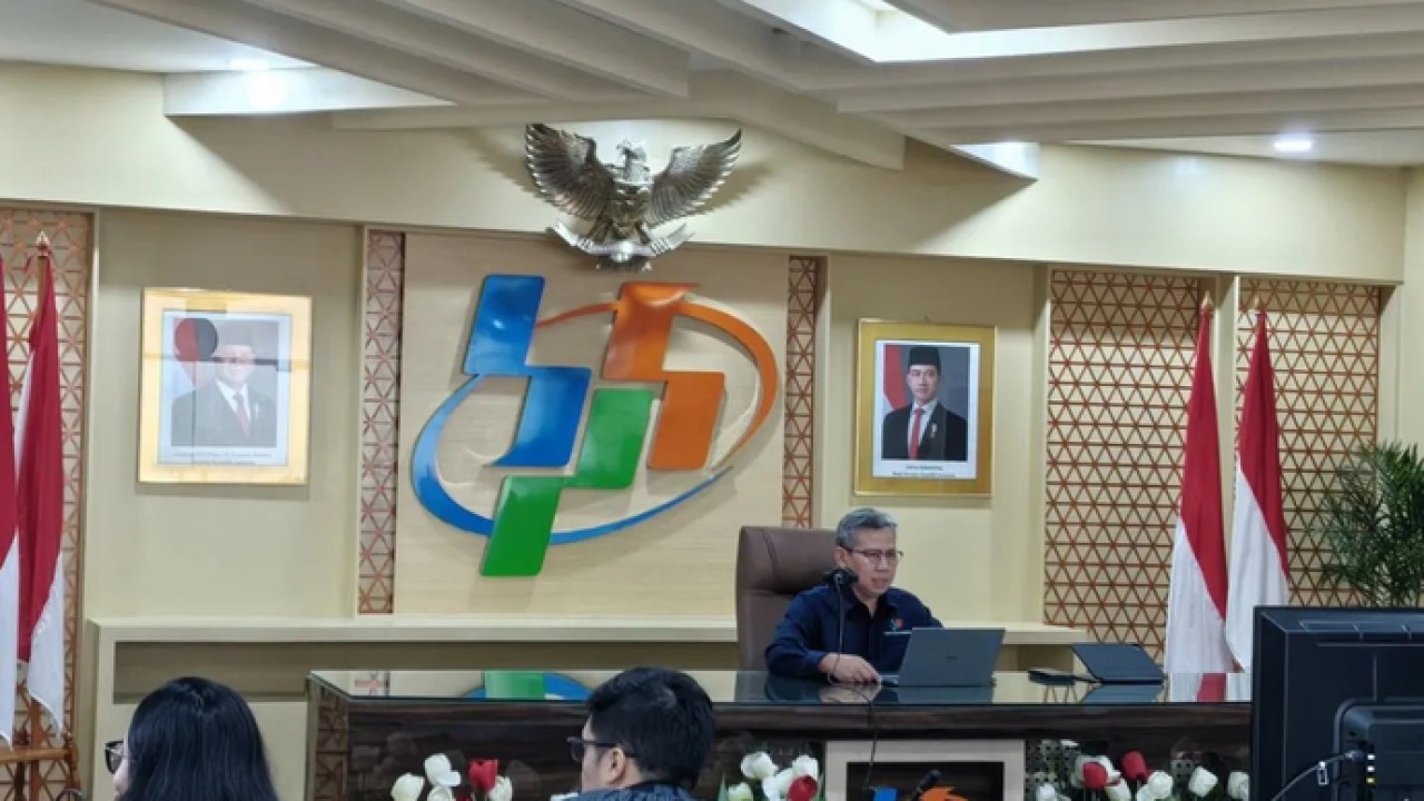 Deputi Bidang Statistik Distribusi dan Jasa BPS Ateng Hartono dalam konferensi pers berita resmi statistik di Jakarta, Senin 2 Maret 2026. ANTARA/AMuzdaffar Fauzan (Antara)