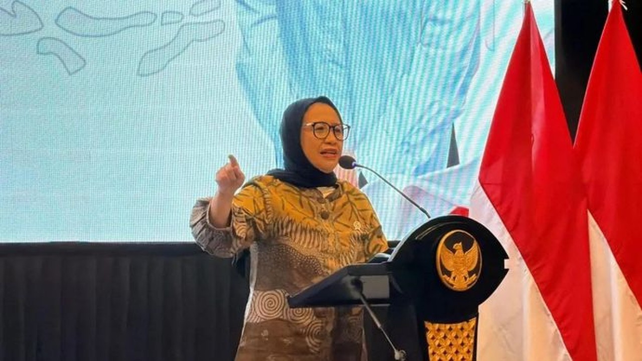 Wakil Kepala BGN Nanik Sudaryati Deyang dalam kegiatan bersama SPPG di Lumajang, Jawa Timur, pada Sabtu 13 Desember 2025. ANTARA/HO-BGN (Antara)