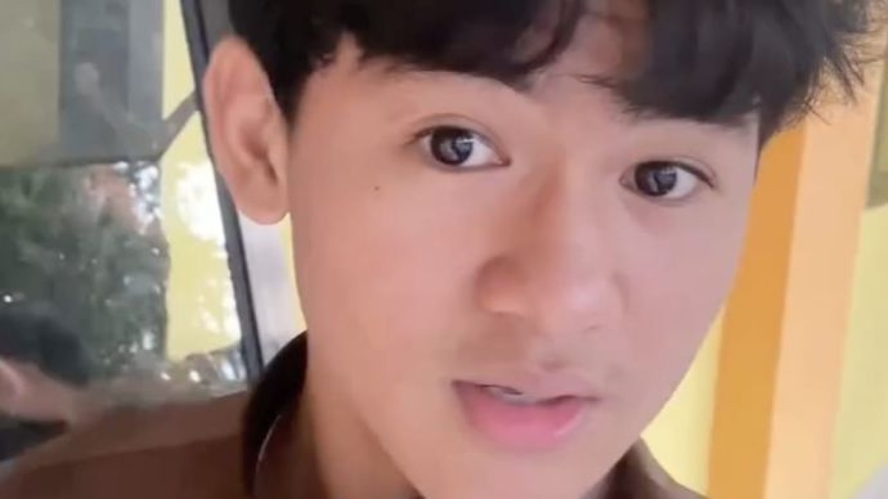 Haikal Mubaraq mencuri perhatian warganet saat menceritakan perubahan sekolah dasarnya yang kini tampak lebih rapi dan bersih setelah direnovasi. (Istimewa)