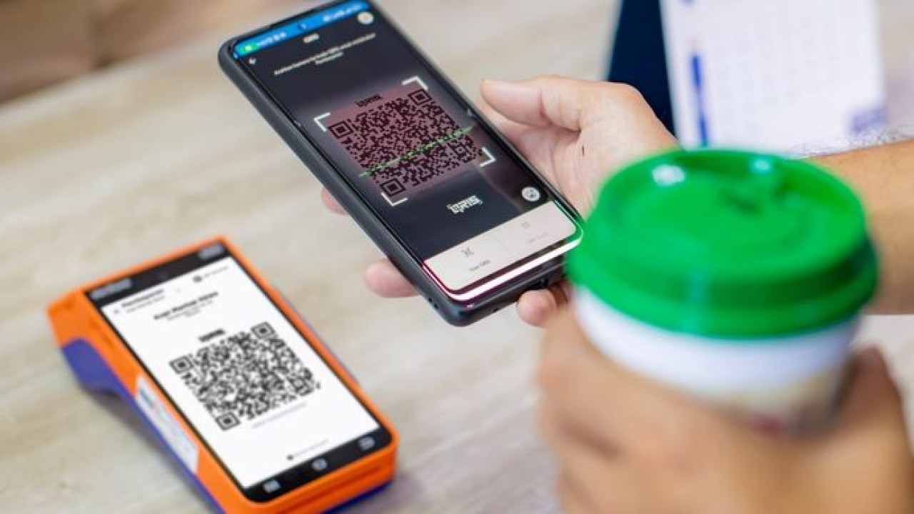 QRIS di BRI tidak hanya memperluas akses pembayaran non-tunai, tetapi juga mendukung efisiensi ekonomi secara menyeluruh (BRI)