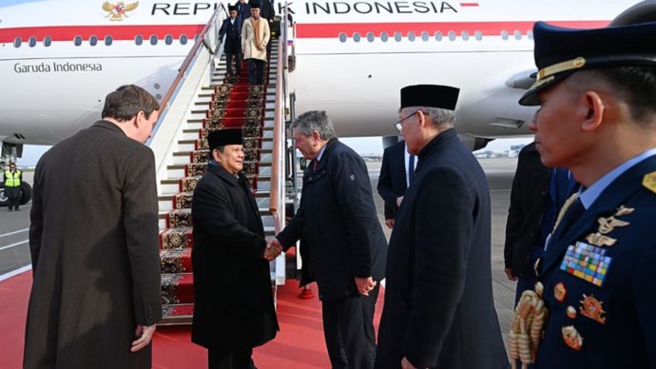 Presiden Republik Indonesia, Prabowo Subianto tiba di Bandara Vnukovo-2 di Moskow, Federasi Rusia (Sekretariat Presiden)