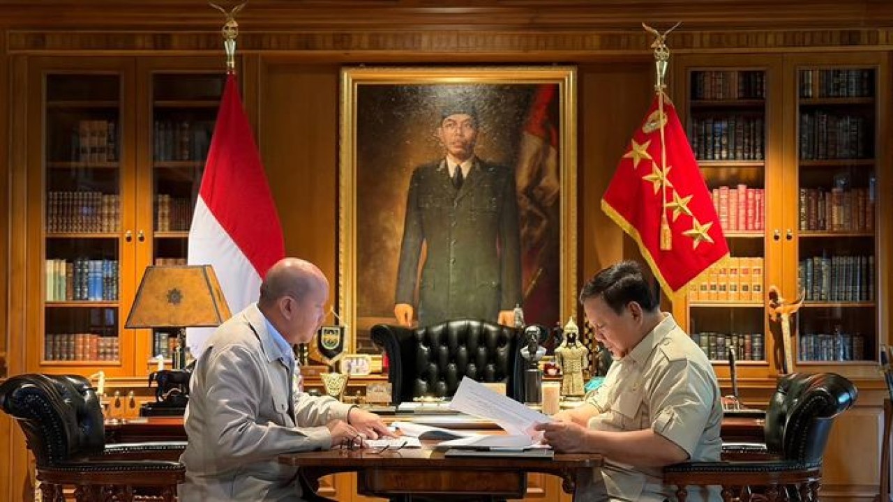 Presiden RI Prabowo Subianto menggelar pertemuan dengan Menteri Investasi dan Hilirisasi yang juga CEO Danantara, Rosan Roeslani, di kediamannya di kawasan Hambalang, Bogor, Jawa Barat (Istimewa)