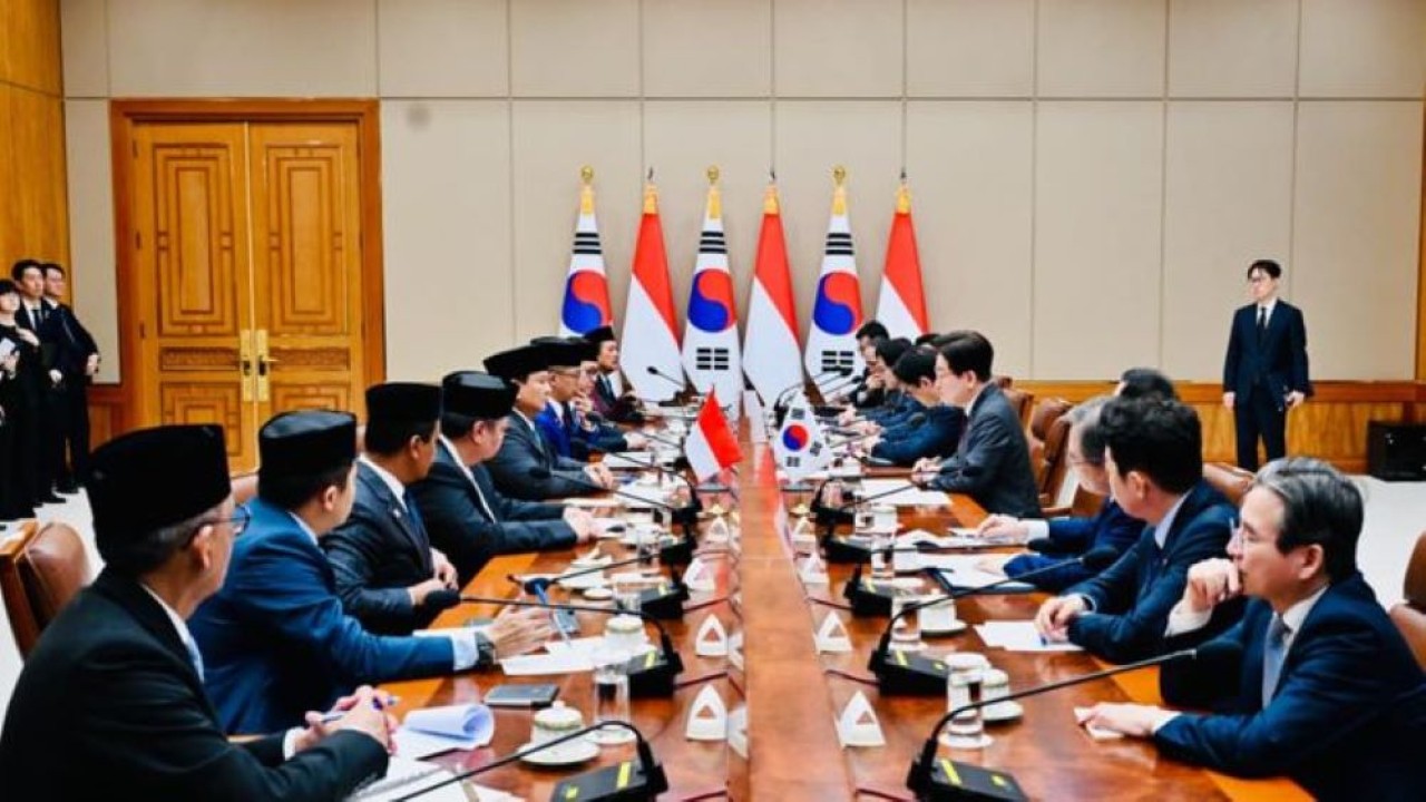 Presiden Republik Indonesia Prabowo Subianto disambut dengan Presiden Republik Korea Lee Jae Myung di Istana Kepresidenan Republik Korea (Setpres)