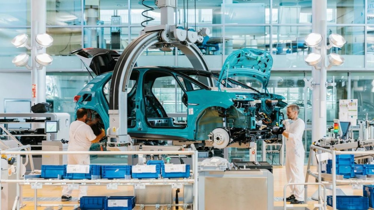 Volkswagen kini memiliki kapasitas produksi sekitar 12 juta unit kendaraan per tahun. (Foto: Istimewa via Carscoops)