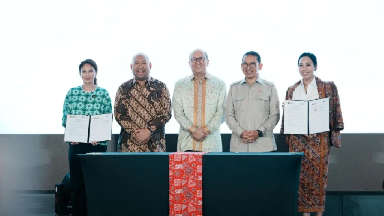 Kementerian Kebudayaan Republik Indonesia melalui Museum dan Cagar Budaya menandatangani Nota Kesepahaman dengan Yayasan Danantara Trust Fund (Danantara Indonesia Trust) terkait revitalisasi Museum Nasional Indonesia di Wisma Danantara Indonesia, Jakarta. ANTARA/ (HO-Kementerian Kebudayaan) (Antara)