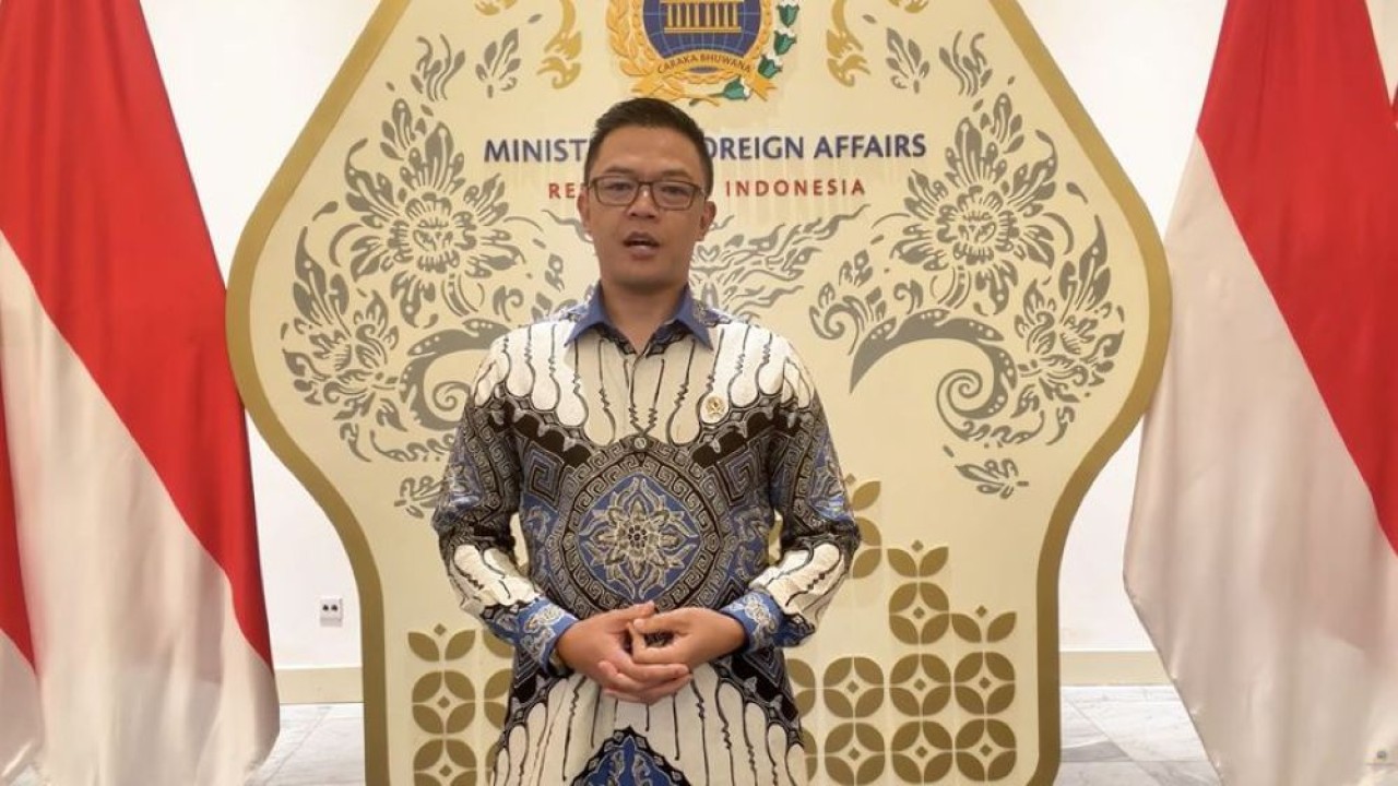 Menteri Luar Negeri (Menlu) Sugiono menyampaikan pernyataan resmi terkait pembebasan 9 WNI relawan Gaza. (Foto: Tangkapan layar)