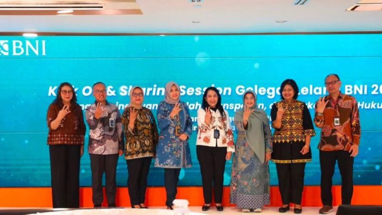 Jajaran direksi dan manajemen BNI menghadiri peluncuran Gelegar Lelang BNI 2026 di Jakarta. Program tersebut menawarkan sekitar 2.600 aset agunan dari berbagai kategori properti yang tersebar di berbagai daerah. (Antara)