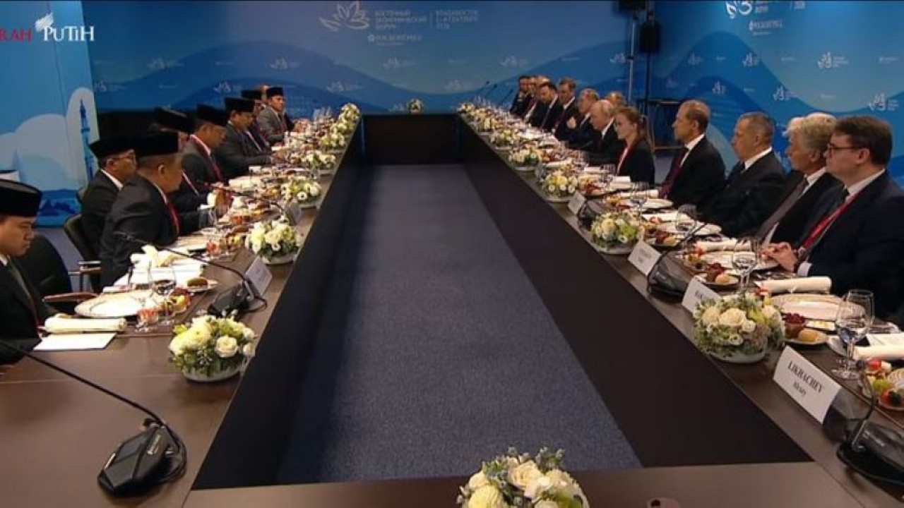 Presiden Rusia Vladimir Putin menggelar jamuan santap siang untuk menyambut Presiden RI Prabowo Subianto di Vladivostok, Kamis, 3 September 2026. (Foto: Istimewa)