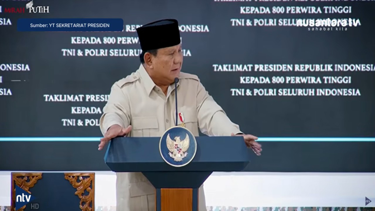 Presiden Prabowo Subianto memberikan arahan secara tertutup kepada 800 Perwira Tinggi TNI dan Polri di Kompleks Istana Kepresidenan Jakarta, Rabu (7/10/2026).
