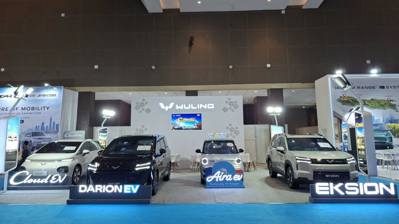 Wuling Tampilkan Jajaran Kendaraan Listrik Yang Dirancang Untuk Memenuhi Beragam Kebutuhan Mobilitas Masyarakat Indonesia.